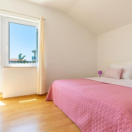 Apartments Villa Maja Рогозниця Екстер'єр фото