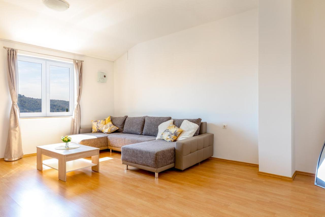 Apartments Villa Maja Рогозниця Екстер'єр фото