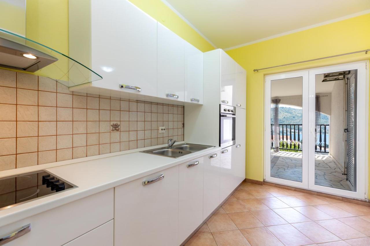 Apartments Villa Maja Рогозниця Екстер'єр фото