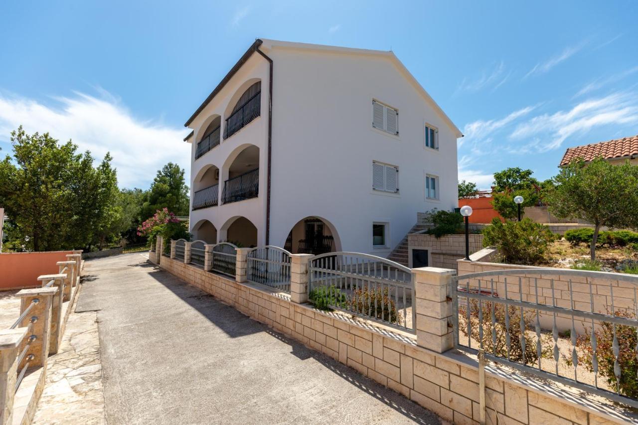 Apartments Villa Maja Рогозниця Екстер'єр фото