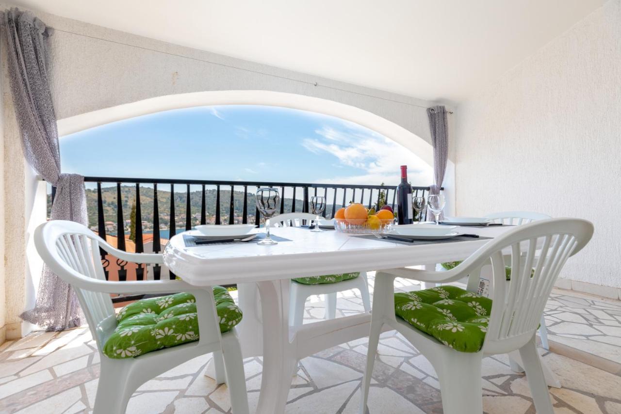Apartments Villa Maja Рогозниця Екстер'єр фото