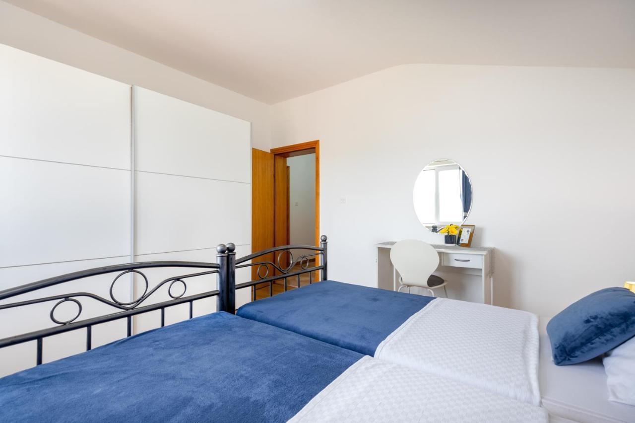 Apartments Villa Maja Рогозниця Екстер'єр фото
