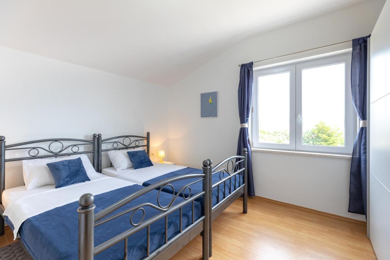 Apartments Villa Maja Рогозниця Екстер'єр фото