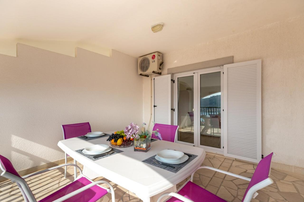 Apartments Villa Maja Рогозниця Екстер'єр фото