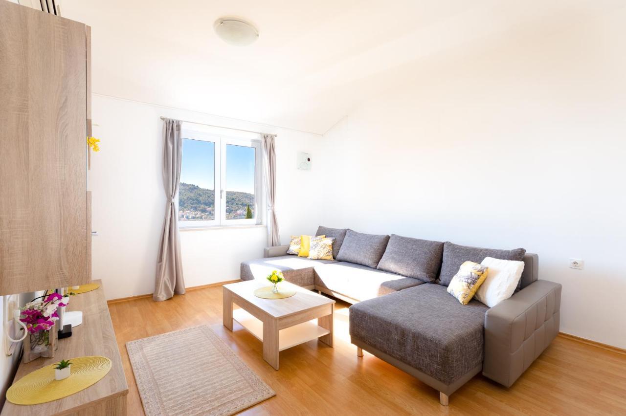 Apartments Villa Maja Рогозниця Екстер'єр фото