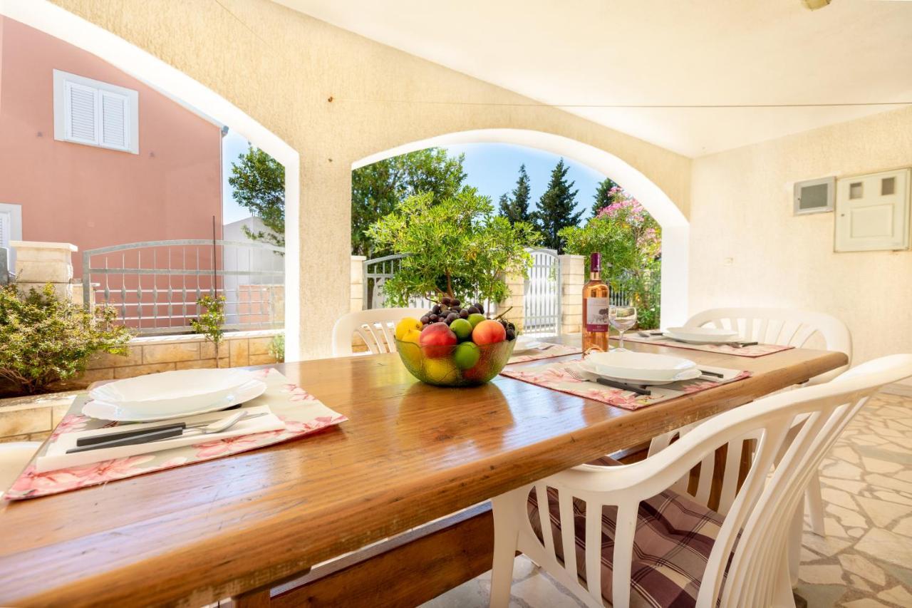 Apartments Villa Maja Рогозниця Екстер'єр фото