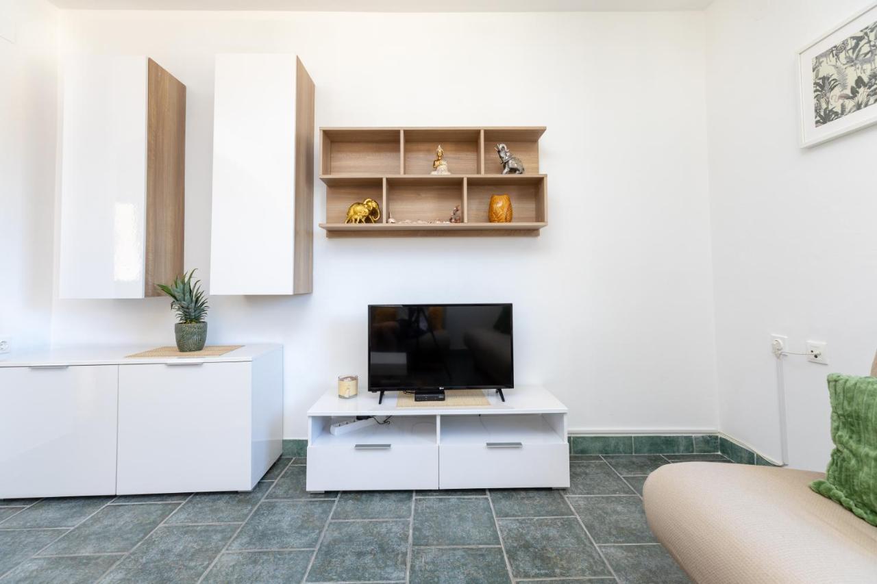 Apartments Villa Maja Рогозниця Екстер'єр фото
