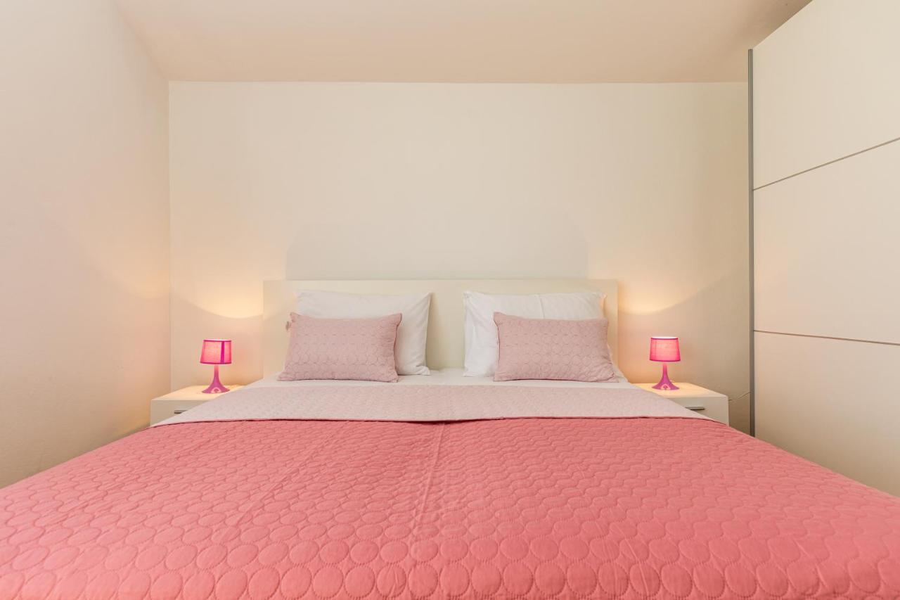 Apartments Villa Maja Рогозниця Екстер'єр фото